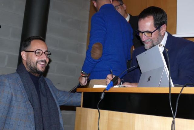 LA FOTO HISTORIA DE CARTAGENA (MURCIA) PRESENTA SU SEGUNDO VOLUMEN ANTE MÁS DE DOSCIENTAS PERSONAS