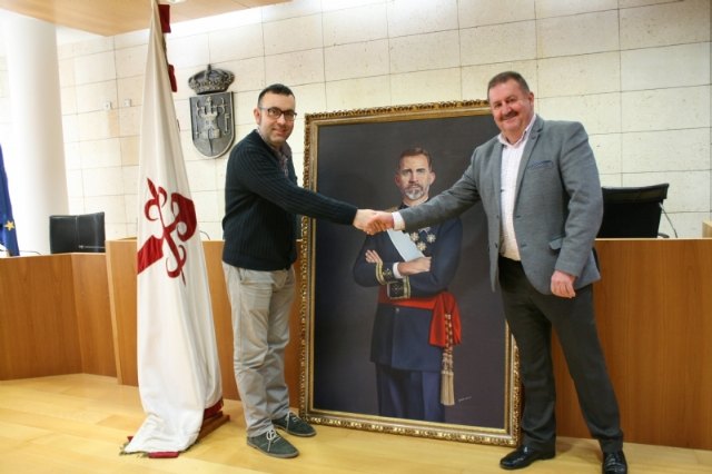 SE DEVUELVE EL CUADRO DEL REY FELIPE VI CEDIDO TEMPORALMENTE POR UN VECINO DE TOTANA (MURCIA) CON MOTIVO DE LA CELEBRACIÓN DEL CENTENARIO DE LA CIUDAD 1918-2018