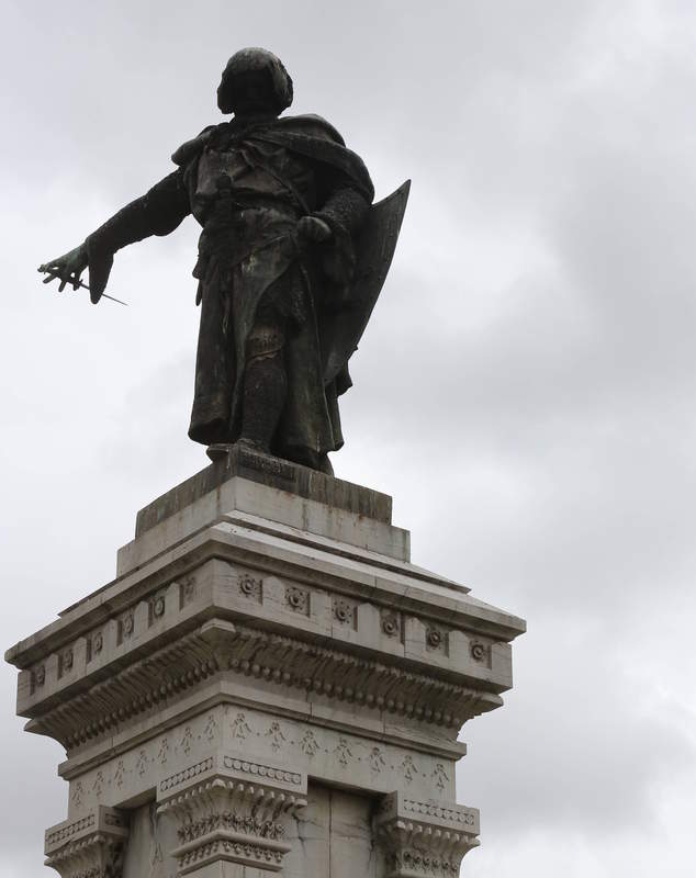 LEÓN Y TARIFA SE DISPUTAN A GUZMÁN • EL AYUNTAMIENTO LEONÉS DEDICARÁ UN CONGRESO AL PERSONAJE HISTÓRICO LA CIUDAD GADITANA TIENE UN AMBICIOSO PROGRAMA POR LOS 725 AÑOS DE LA GESTA LEONESA