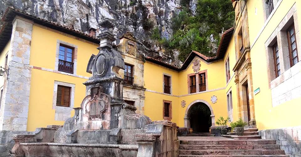 COVADONGA: REYES, BLASONES Y RÍOS