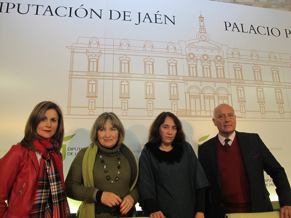 EL INSTITUTO DE ESTUDIOS GIENENSES ANALIZA LOS 40 AÑOS DE AUTONOMÍA LOCAL EN ESPAÑA A TRAVÉS DE UNA CONFERENCIA OFRECIDA POR LA PROFESORA DE DERECHO CONSTITUCIONAL DE LA UNIVERSIDAD DE JAÉN, MARÍA TERESA SALVADOR