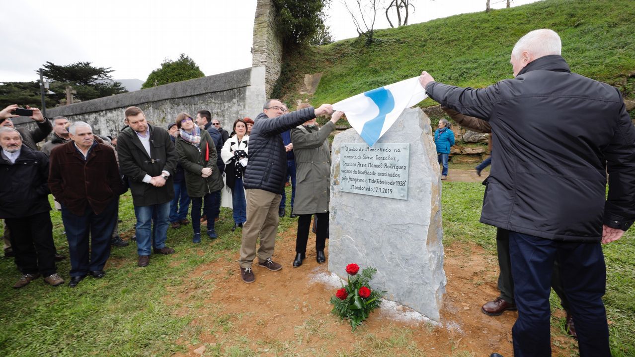 AYER, ‘DÍA GRANDE’ POR LA MEMORIA HISTÓRICA EN MONDOÑEDO (LUGO) • A MEDIA MAÑANA SE INAUGURÓ UN MONOLITO POR LAS VÍCTIMAS DEL FRANQUISMO
