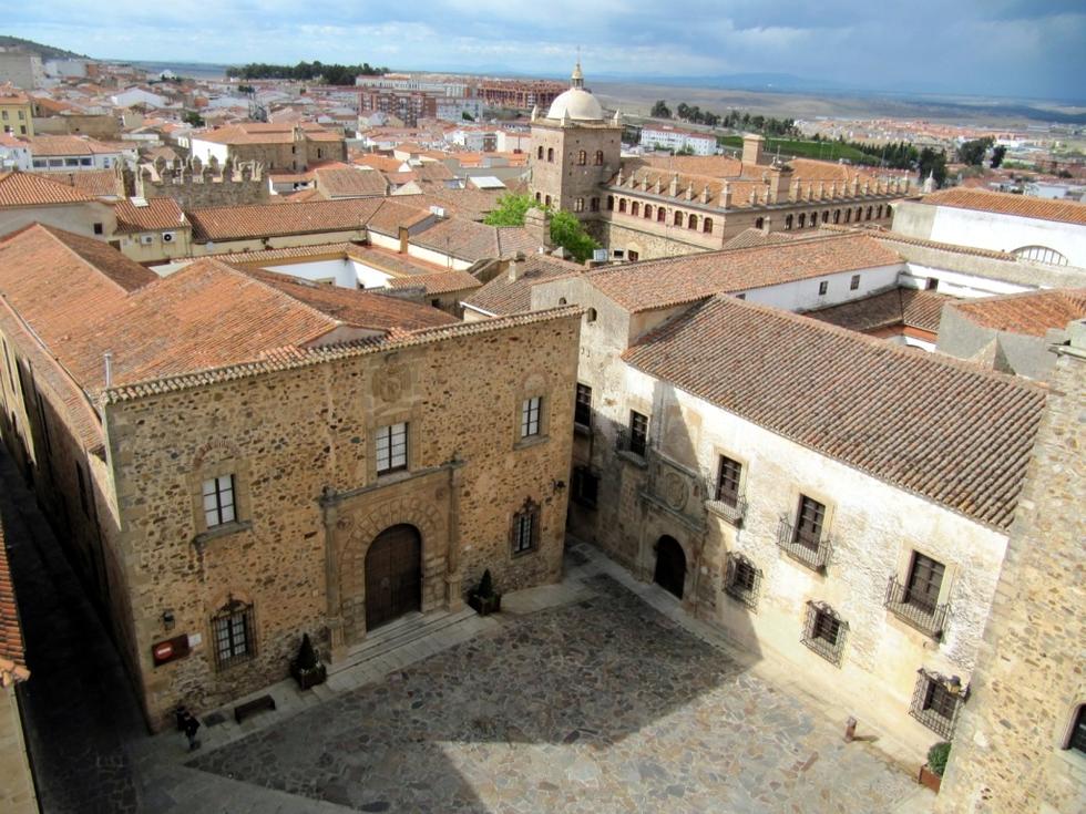 EL PALACIO EPISCOPAL Y FELIPE II (II)