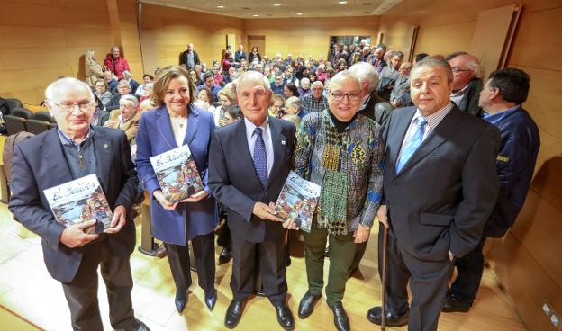 AMIGOS DE CUDILLERO PRESENTA SU NOVENO ‘EL BALUARTE’ EN AVILÉS: «VOLVEMOS A PRESENTAR AQUÍ NUESTRA REVISTA COMO GESTO REIVINDICATIVO DEL VÍNCULO HISTÓRICO, EXISTENTE ENTRE CUDILLERO Y AVILÉS», ASEGURÓ AYER EL PRESIDENTE DE LA ASOCIACIÓN AMIGOS DE CUDILLERO Y CRONISTA OFICIAL, JUAN LUIS ÁLVAREZ DEL BUSTO