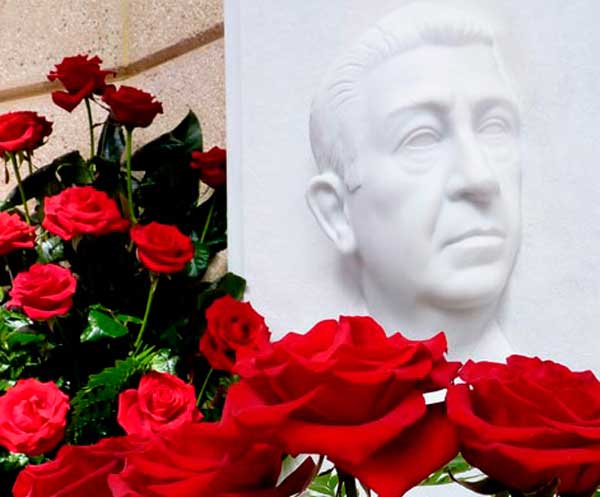 EL ALCALDE DE ALZIRA (VALENCIA) RECOGERÁ HOY MÁS DE MIL FIRMAS QUE PIDEN UN MONUMENTO A LUIS SUÑER • SERÁN ENTREGADAS POR EL CONSEJO DE REDACCIÓN DE LA REVISTA ‘ALGEZIRA XÚCAR’