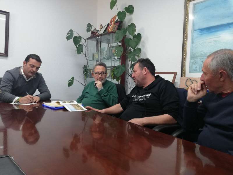 PEÑÍSCOLA (CASTELLÓN) PROPONE RUTAS POR LAS CONSTRUCCIONES DE «PEDRA EN SEC» • DESDE EL CONSISTORIO SE IMPULSA UN PROYECTO DE CATALOGACIÓN E INTERPRETACIÓN DE EJEMPLOS REPRESENTATIVOS DE ESTE PATRIMONIO LOCAL Y EL DISEÑO