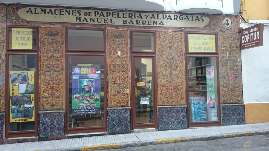 PAPELERIAS. EL LEÓN Y LA COLUMNA