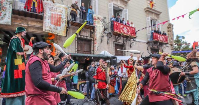 LA DELEGACIÓN DE AUTORIDADES DE LA CIUDAD MEXICANA DE ZACATECAS, ENCABEZADA POR EL ALCALDE ULISES MEJIA Y MANUEL GONZÁLEZ RAMÍREZ, PRESIDENTE DE LA CONFEDERACIÓN DE ASOCIACIONES DE CRONISTAS DE MÉXICO, YA SE ENCUENTRA EN ORIHUELA PARA MATERIALIZAR HOY SU HERMANAMIENTO