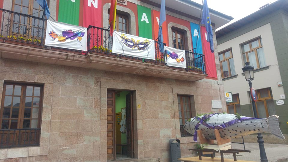 EL REY DEL SELLA AGUARDA SU ANUAL CORTEJO FÚNEBRE Y ENTIERRO