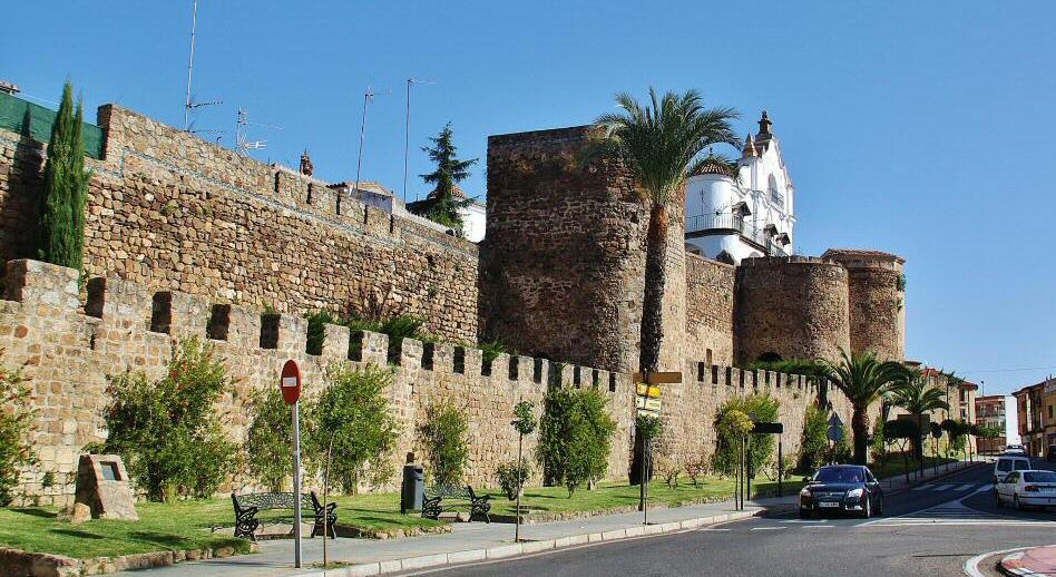 FERNANDO FLORES DEL MANZANO, CRONISTA OFICIAL DE CABEZUELA DEL VALLE (CÁCERES) EN EL CURSO DE MEMORIA HISTÓRICA DE PLASENCIA Y COMARCAS DE LA UNIVERSIDAD POPULAR
