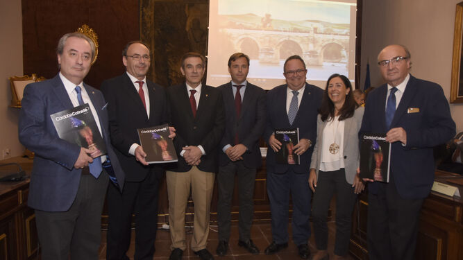 ‘CÓRDOBA COFRADE’ DESTACA EN SU NUEVO NÚMERO A LAS HERMANDADES DE GLORIA • LA REVISTA RECUERDA LOS ACTOS DEL 75 ANIVERSARIO DE LA AGRUPACIÓN Y DEL 25 DE LA CORONACIÓN DE LA FUENSANTA