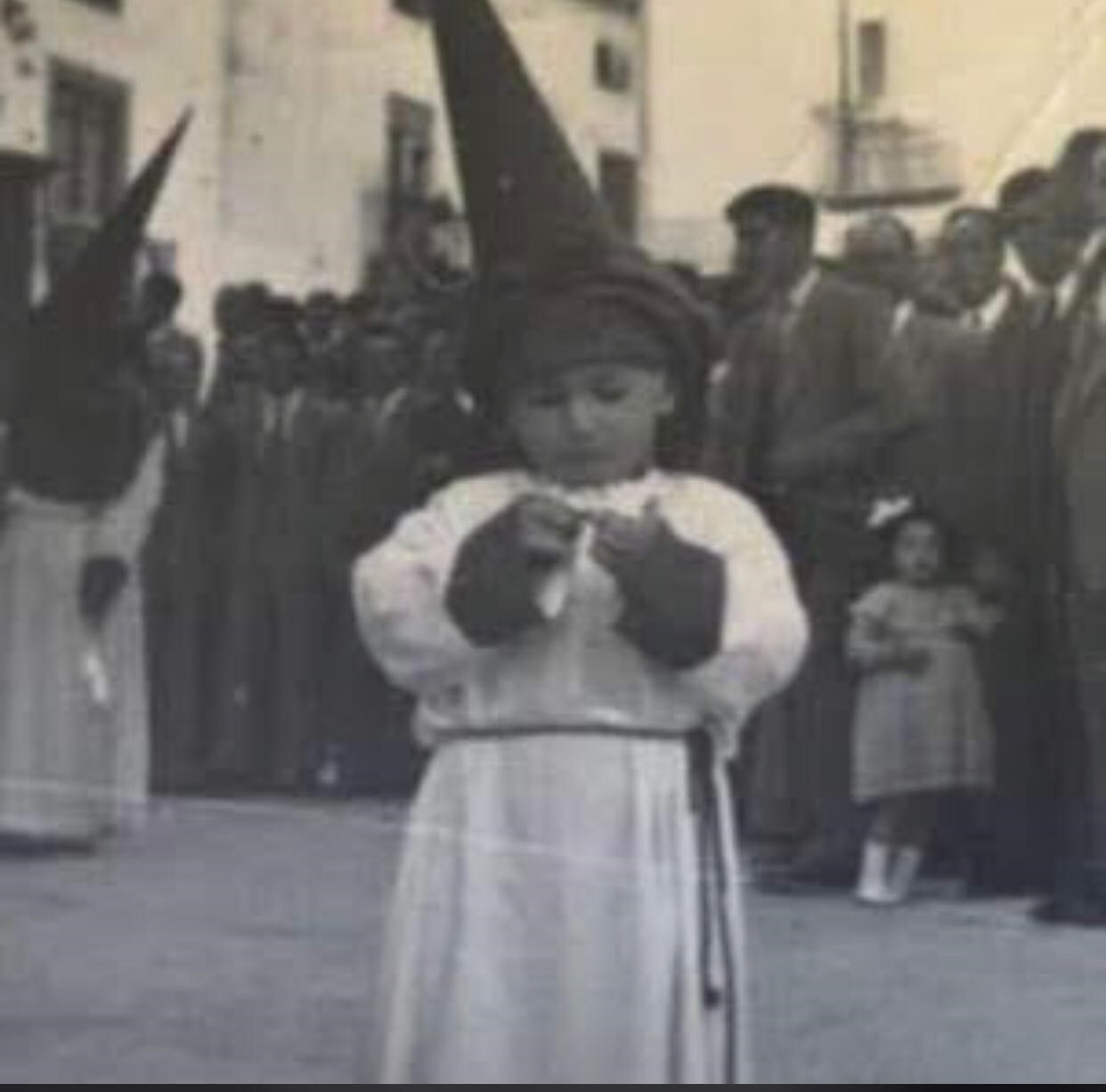 EL DESARROLLO DEL PROGRAMA DE LA SEMANA SANTA DE BEDMAR, 2019, PASADA POR AGUA, LA CUAL HA VENIDO BIEN PARA EL OLIVAR