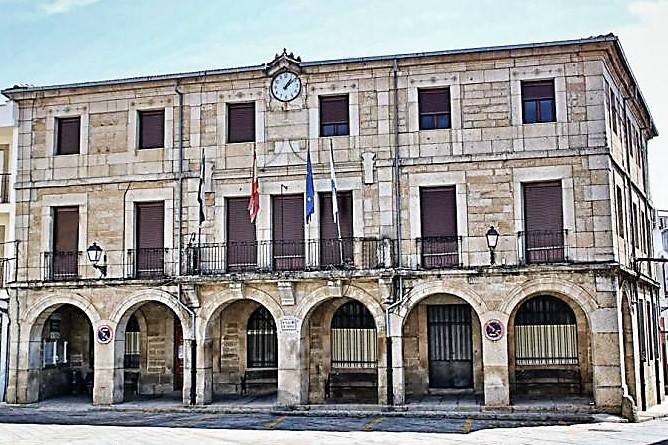EL AYUNTAMIENTO DE MONTEHERMOSO Y SU ENIGMATICA LÁPIDA