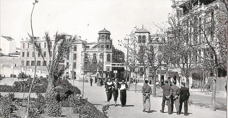 CÁNOVAS SE ASOMA A SUS 125 AÑOS • UN PASEO RÚSTICO, BURGUÉS Y SIEMPRE CONTEMPORÁNEO