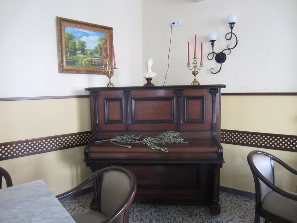 EL PIANO, AFINAO, SÓLO TOCA EL CARA EL SOL. (ARTÍCULO EN CRÓNICAS DE UN PUEBLO)