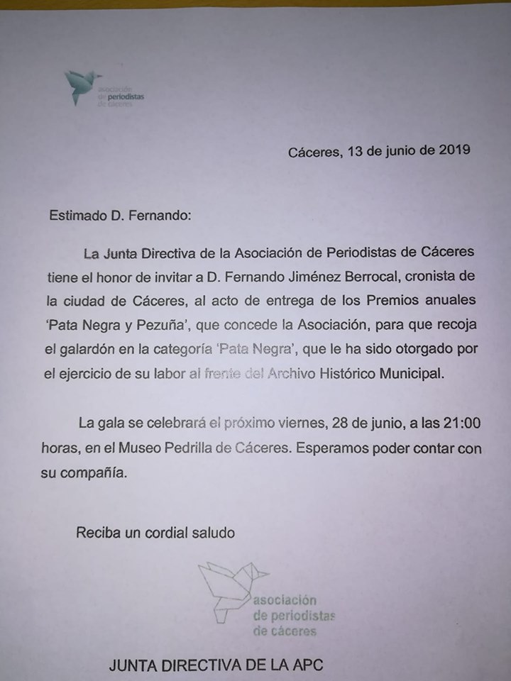 LA ASOCIACIÓN DE LA PRENSA DE CÁCERES CONCEDE EL PREMIO ‘PATA NEGRA’ AL CRONISTA OFICIAL DE CÁCERES, FERNANDO JIMÉNEZ BERROCAL