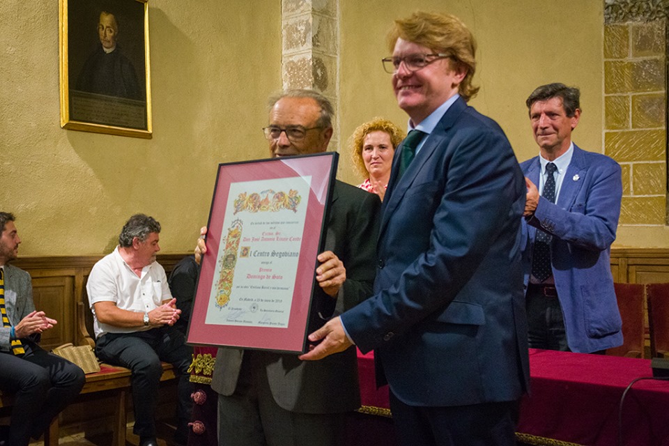 EL CENTRO SEGOVIANO REÚNE LO MEJOR DE LA PROVINCIA EN SUS PREMIOS LOS SEGOVIANOS RESIDENTES EN MADRID DESARROLLARON UN INTENSO PROGRAMA EN LA CAPITAL SEGOVIANA DURANTE LA CELEBRACIÓN DEL XC DÍA DE SEGOVIA