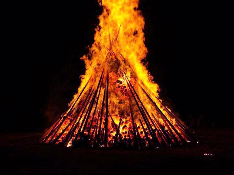 DE LOS ANCESTRALES RITUALES CELTAS A LA MÁGICA NOCHE DE SAN JUAN