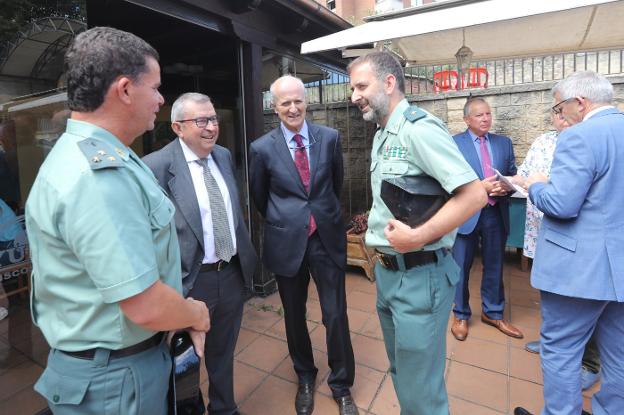 DIPLOMAS A LA GUARDIA CIVIL EN SU 175 ANIVERSARIO