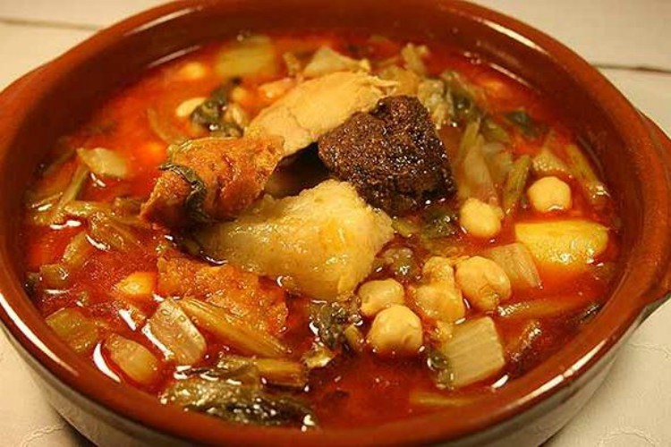 UNA «BERZA CON PRINGÁ» PARA LA FIESTA DEL PUEBLO