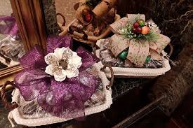 LOS «BOMBONES» DE UNA CANCIÓN Y LA CÓPULA DE DINOSAURIOS BAJO LA CÚPULA