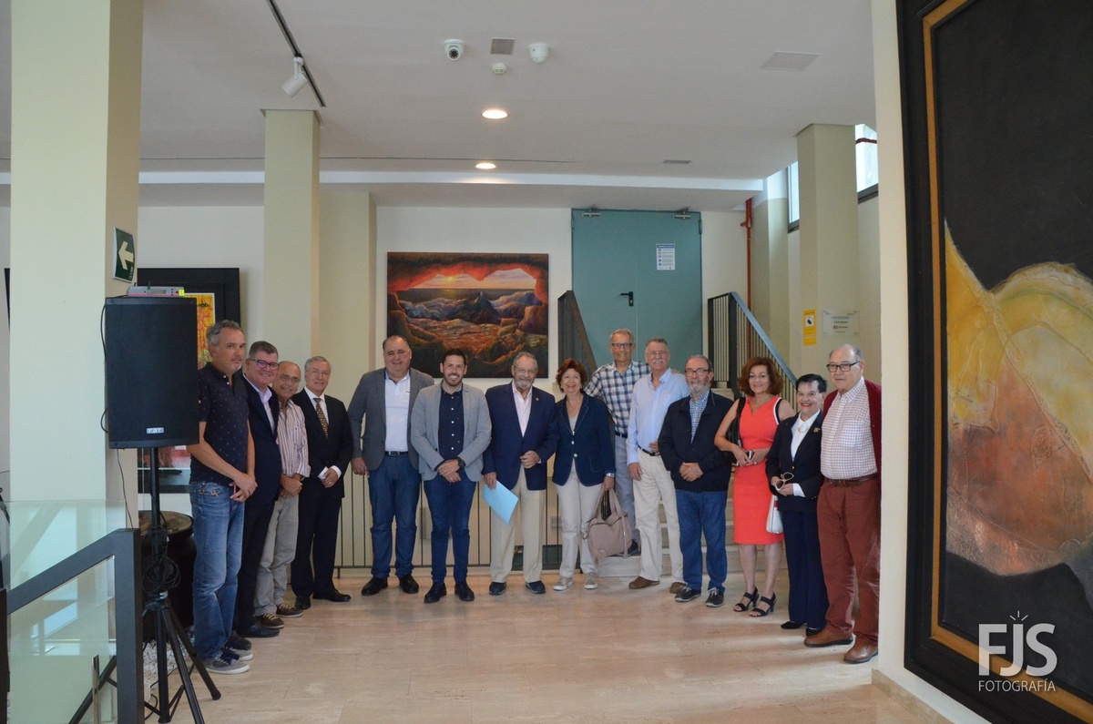 EL TEATRO DE TELDE EMBELLECE SUS INSTALACIONES CON UN CUADRO DEL PINTOR JESÚS OJEDA • EL TAMBIÉN ARQUITECTO HA DONADO UNA OBRA TITULADA ‘LUCES, VACÍOS Y MACIZOS’