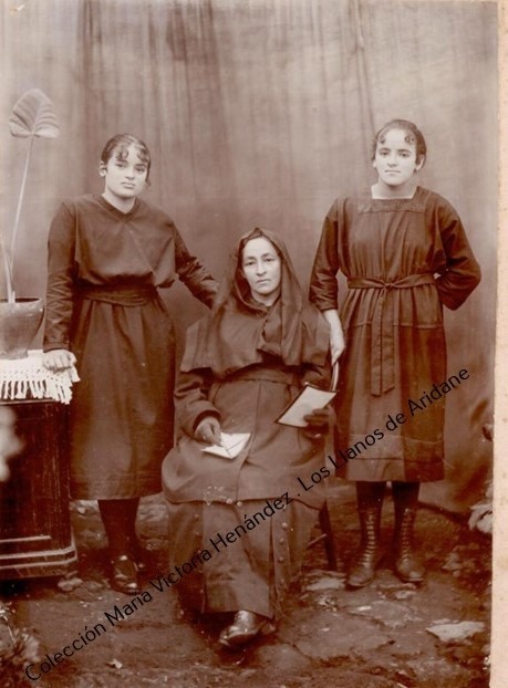 COSTUMBRES DE NACIMIENTO, VIDA Y MUERTE