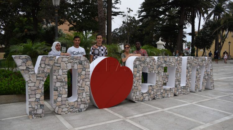 CELEBRAR EL DÍA DE CEUTA CON ‘ESPERANZA’ • EN LA PLAZA DE ÁFRICA HAN COLOCADO EL MURAL ‘YO AMO CEUTA’