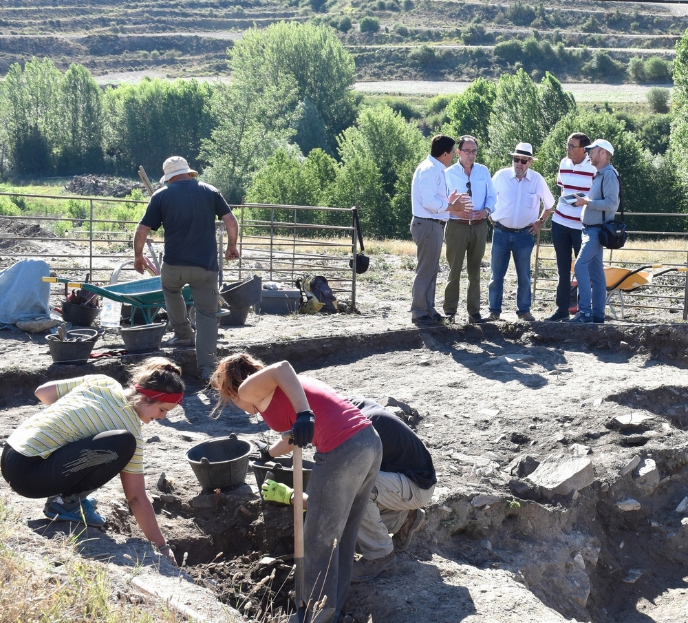 LA CAMPAÑA ESTIVAL EN EL YACIMIENTO ARQUEOLÓGICO DE LOS CASARES SE CENTRA EN DELIMITAR TOTALMENTE LA VIVIENDA TARDO-VISIGODA