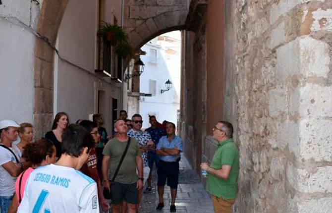 VISITAS GUIADAS DEL CRONISTA OFICIAL DE JÓDAR (JAÉN) RODEADAS POR LA HISTORIA