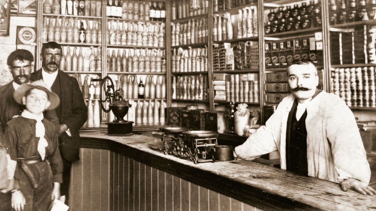 DE VINOS Y CHARLAS POR VIVEIRO (LUGO) DURANTE 140 AÑOS