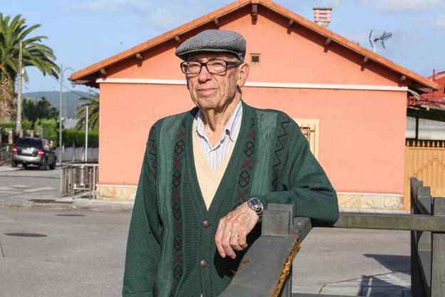 JOSÉ RAMÓN RODRÍGUEZ, ELEGIDO POR UNANIMIDAD CRONISTA OFICIAL DE CORVERA DE ASTURIAS, CELEBRA EL RECONOCIMIENTO Y SE MUESTRA DESEOSO DE TRABAJAR CODO A CODO CON EL DEPARTAMENTO DE CULTURA