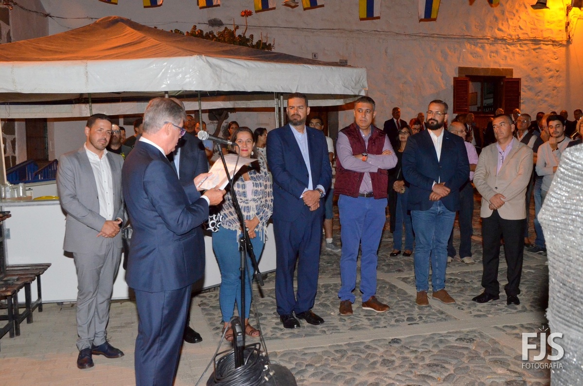 EL RECORRIDO HISTÓRICO DE SAN FRANCISCO GUIADO POR EL CRONISTA OFICIAL DE TELDE SE REJUVENECE