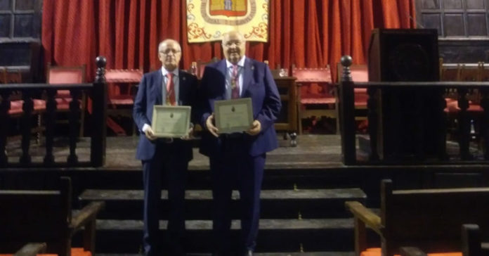 RECONOCIMIENTO A LOS CRONISTAS OFICIALES DE ABARÁN (MURCIA), JOSÉ S. CARRASCO Y JOSÉ DAVID MOLINA EN EL CONGRESO NACIONAL DE CRONISTAS