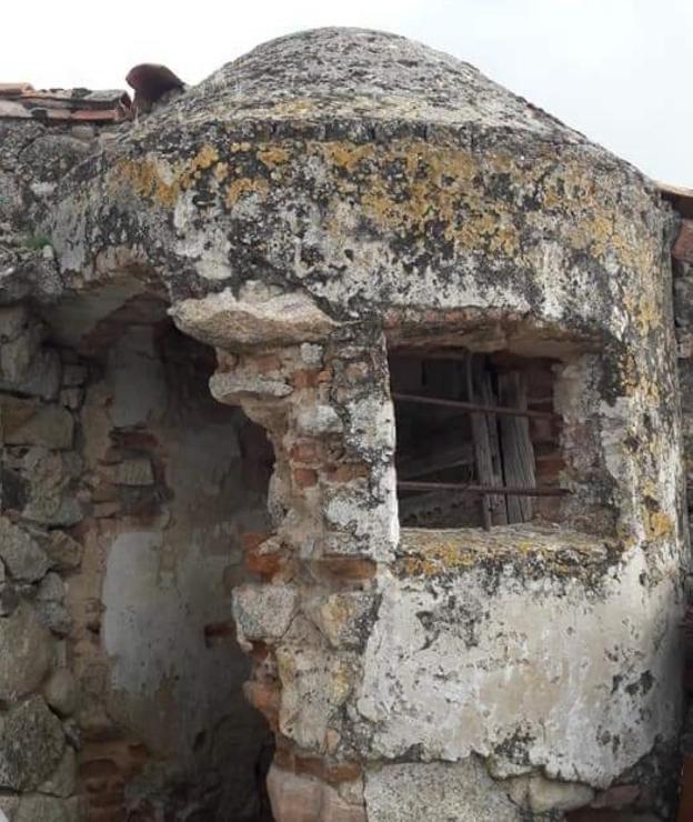 PÉREZ SOLÍS Y EL CRONISTA OFICIAL RAMOS RUBIO DESCUBREN UNA CASETA DE COBRO DEL SIGLO XVIII