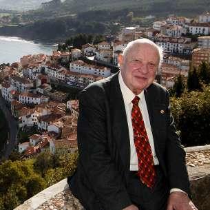 COLUNGA (ASTURIAS) NOMBRA HIJO PREDILECTO A JOSÉ ANTONIO FIDALGO, SU CRONISTA OFICIAL