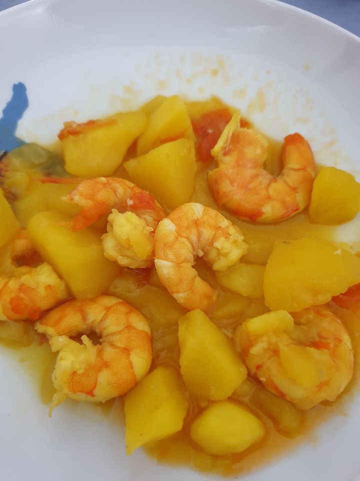 PATATAS CON LANGOSTINOS PARA COMBATIR FRÍOS OTOÑALES
