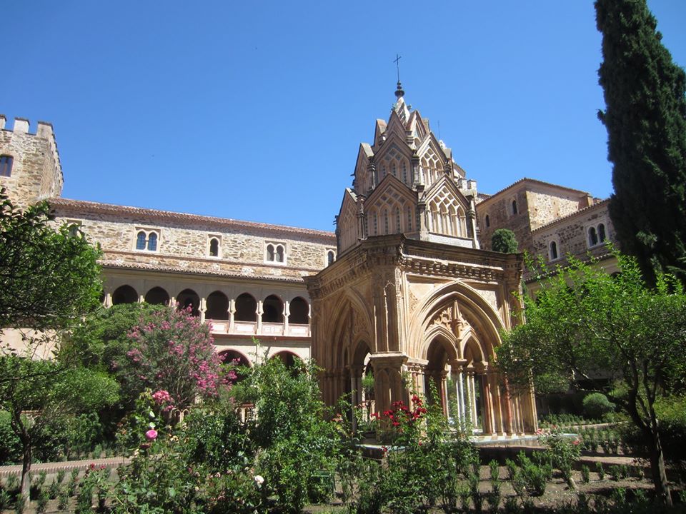 CLAUSTRO Y TEMPLETE MUDEJAR. REAL MONASTERIO DE GUADALUPE