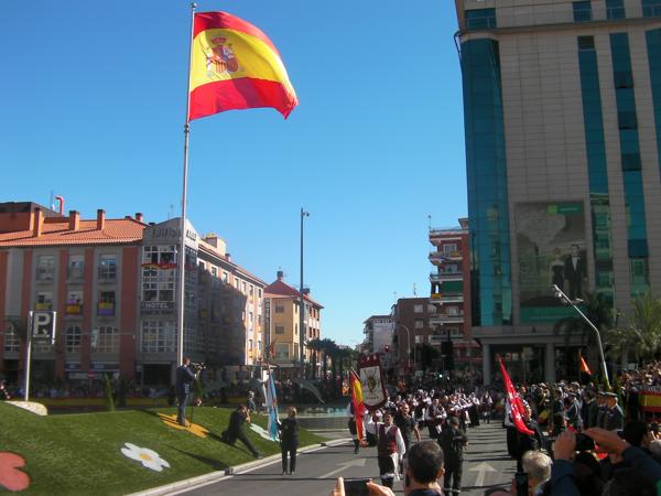 AL VIENTO LA BANDERA