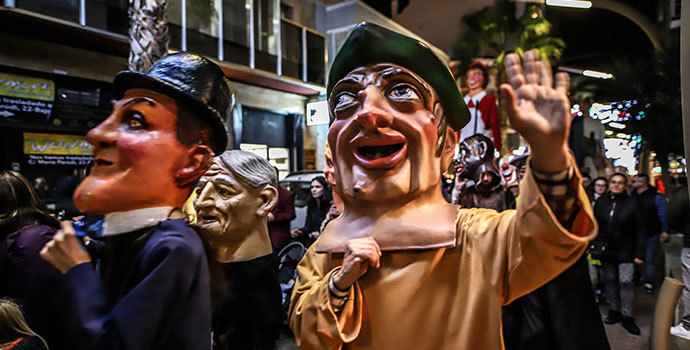 ¿QUIÉNES SON LOS GIGANTES Y CABEZUDOS DE TORREVIEJA?