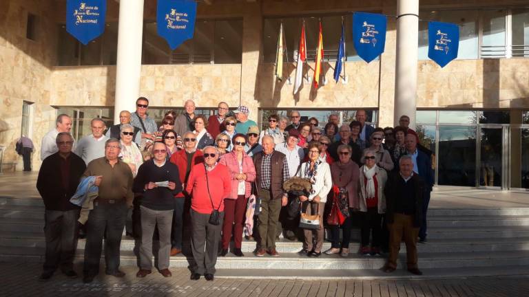 ANTIGUOS ALUMNOS DE LA SAFA SE DESPLAZAN HASTA CIUDAD REAL • EL COLECTIVO REALIZA UN VIAJE A GRANADA PARA PRESENCIAR UNA ACTUACIÓN DE ROKO