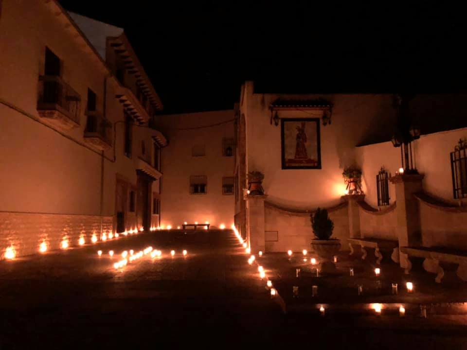 VILLANUEVA DEL ARZOBISPO “A LA LUZ DE LAS VELAS”