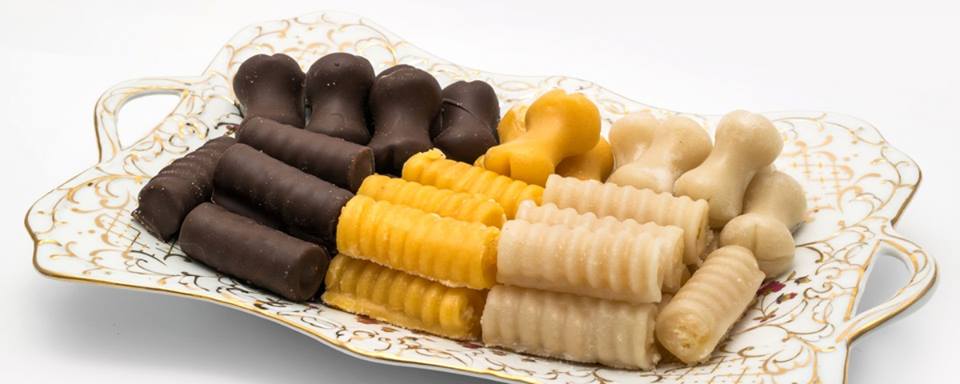 HUESOS DE SANTO, BUÑUELOS Y MAESTROS DE ESCUELA