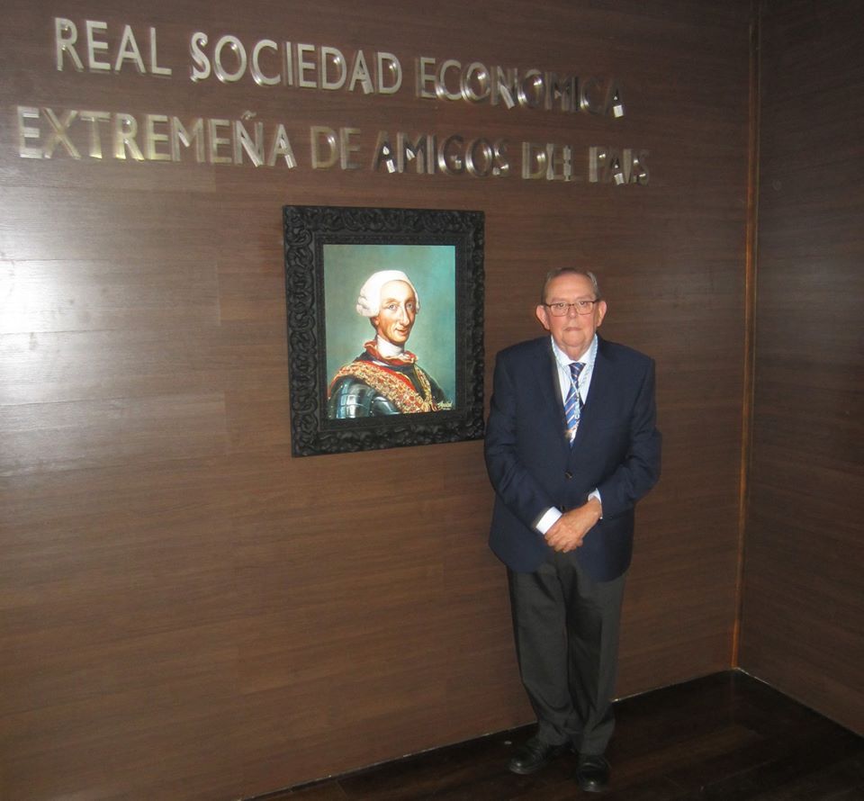 MEDALLA DE SOCIO DE LA REAL SOCIEDAD ECONÓMICA EXTREMEÑA DE AMIGOS DEL PAÍS