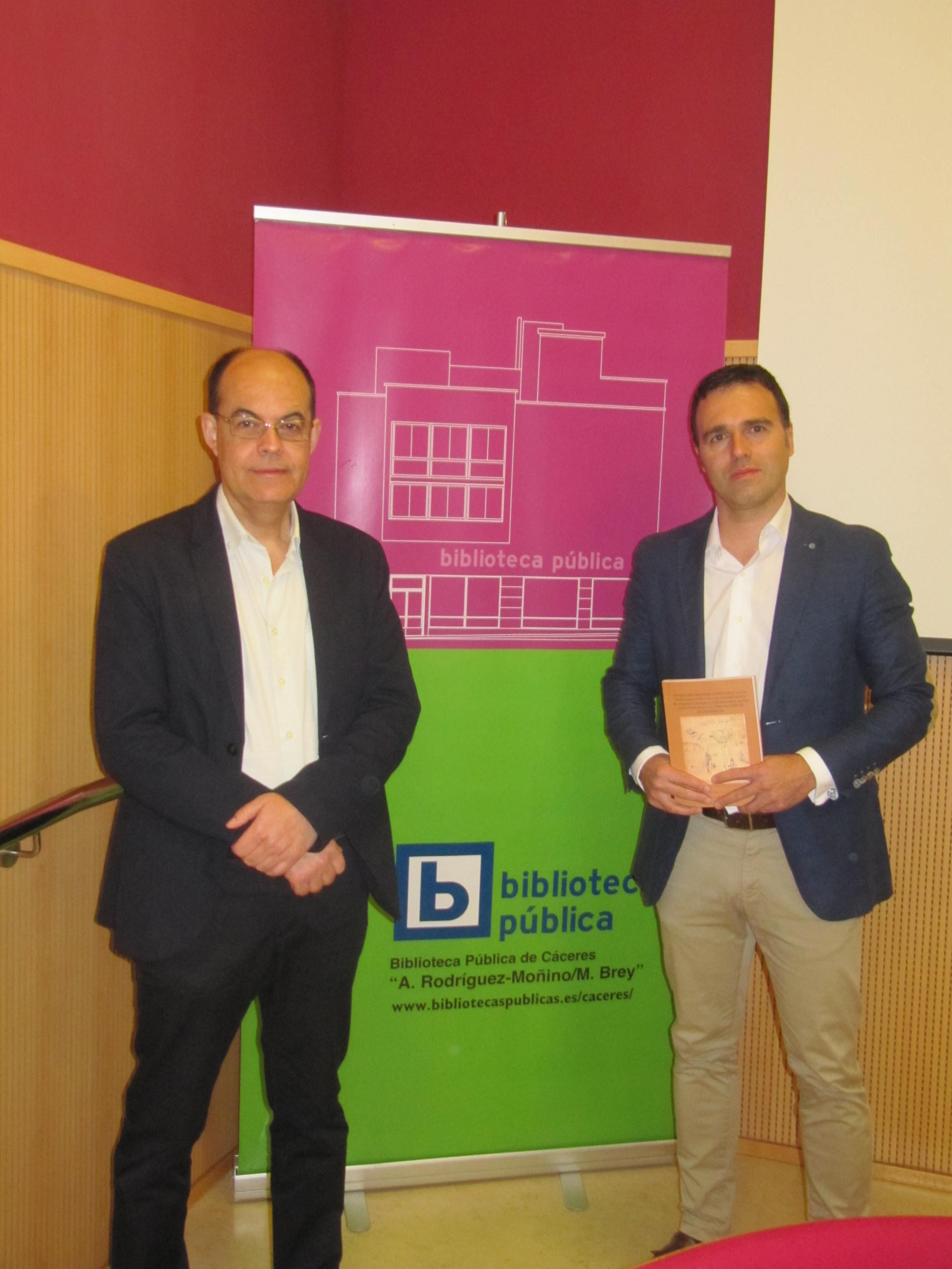 RAÚL GÓMEZ FERREIRA Y JOSÉ ANTONIO RAMOS RUBIO, CRONISTA OFICIAL DE TRUJILLO (CÁCERES), PRESENTAN UN LIBRO SOBRE ‘ARQUITECTURA E HISTORIA’