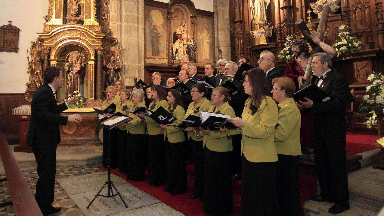 MÚSICA, FOLK Y SORPRESAS HOY EN EL CENTENARIO DEL TEATRO PASTOR DÍAZ • ACTUARÁN A PARTIR DE LAS 20.30 HORAS LA CORAL ALBORADA, EL GRUPO FOLK BÁGOAS DA TERRA Y EL GAITEIRO DAVID BELLAS