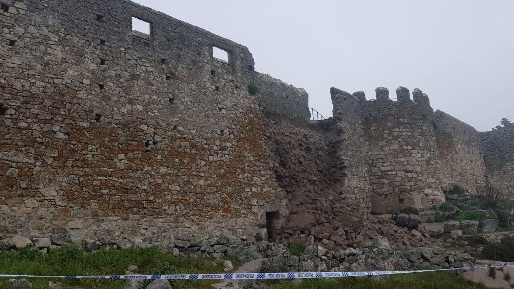 LA MURALLA DE TRUJILLO SUFRE UN DERRUMBE • EL SUCESO SE HA PRODUCIDO EN LA NOCHE DE ESTE MARTES Y NO SE HAN TENIDO QUE LAMENTAR DAÑOS PERSONALES