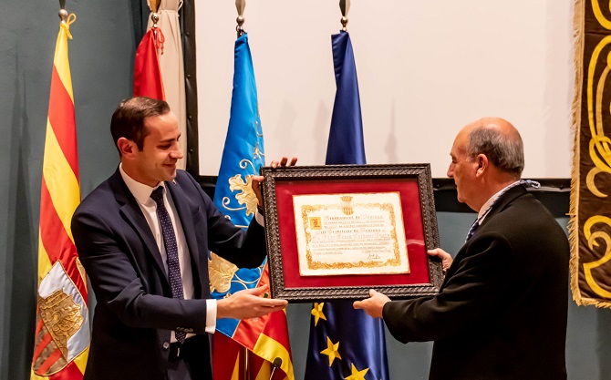 JOAN JOSEP CARDONA RECIBE EL TÍTULO DE HIJO PREDILECTO DE BENISSA • LA CASA ARCHIVO MUNICIPAL, RECIBE AHORA EL NOMBRE DE, CRONISTA JOAN JOSEP CARDONA IVARS