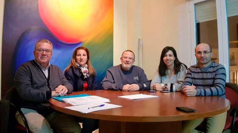 PREPARATIVOS PARA EL DÍA DE VALDEPEÑAS DE JAÉN • UNA COMISIÓN ELIGE LOS PREMIOS QUE SE DARÁN EL 19 DE ABRIL