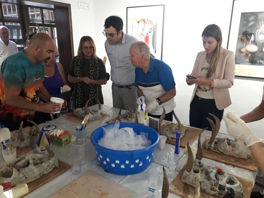 EL CABILDO COLABORA CON EL TALLER DE CARETAS DE DIABLETES DE TEGUISE (CANARIAS)